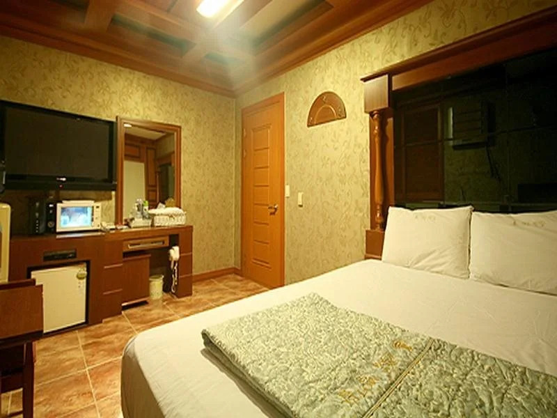 Cheonji Spa Motel