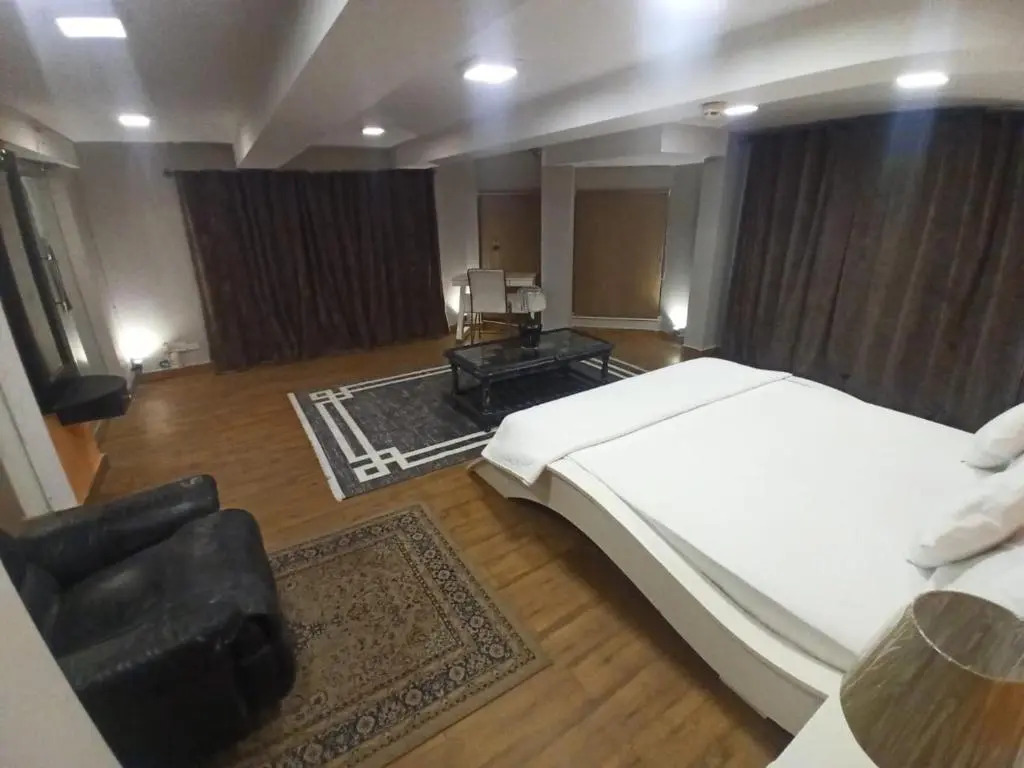 Casa De SAF, Near Sea View, Mc Donalds, Hyper Market