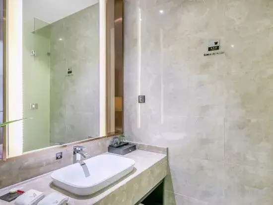 Bolaihua Hotel Wuhan Guanggu
