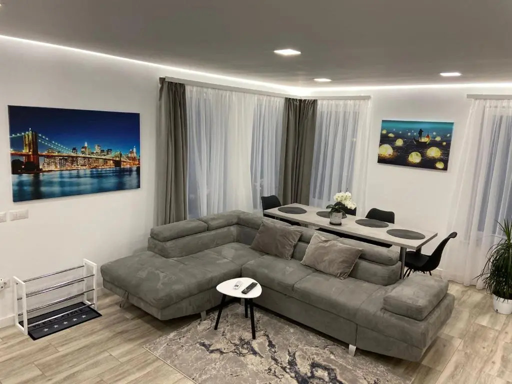 Lora Studio