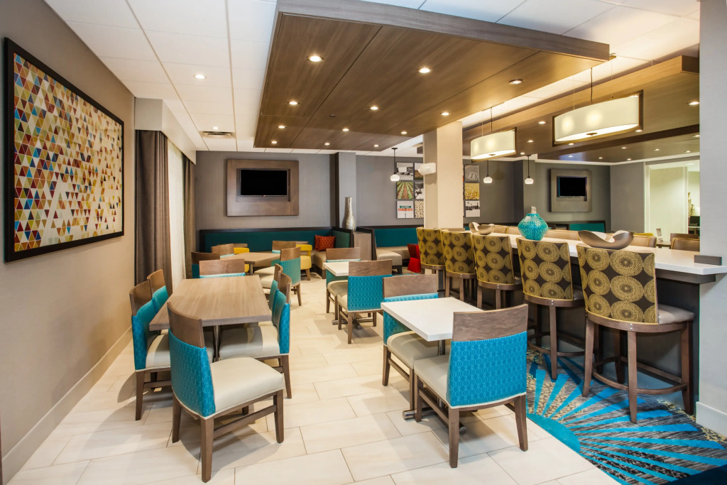 Holiday Inn Express & Suites Litchfield by IHG