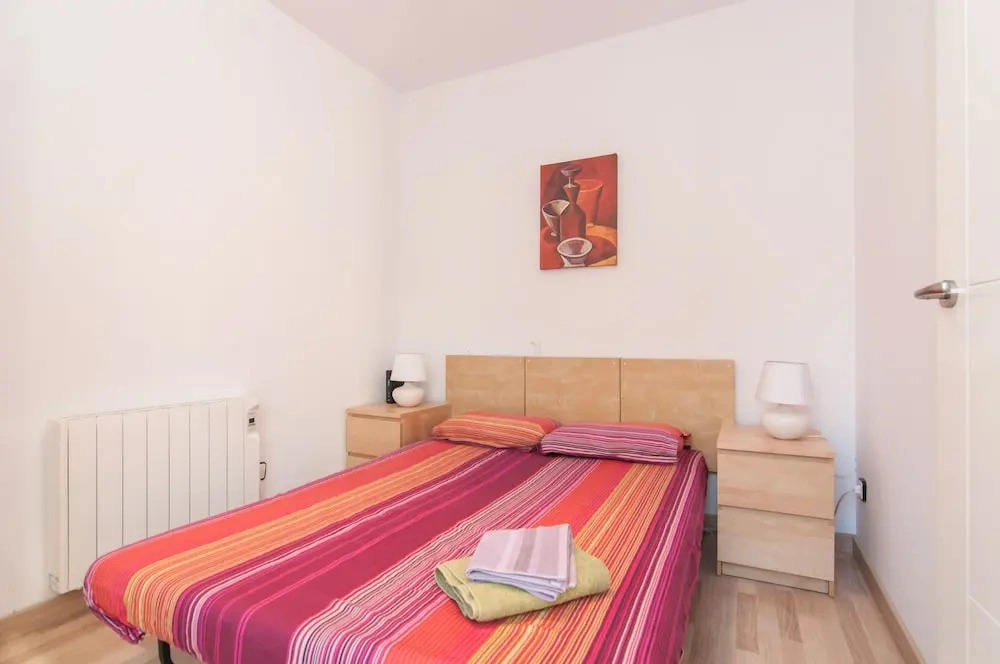 Sagrada Gaudi: Lovely 3 Bedroom Apartment - RNU 68362