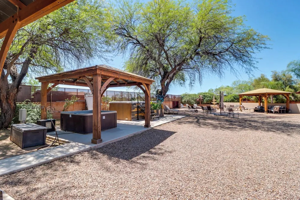 Home Near Sabino Canyon: Hot Tub & Swim Spa Access