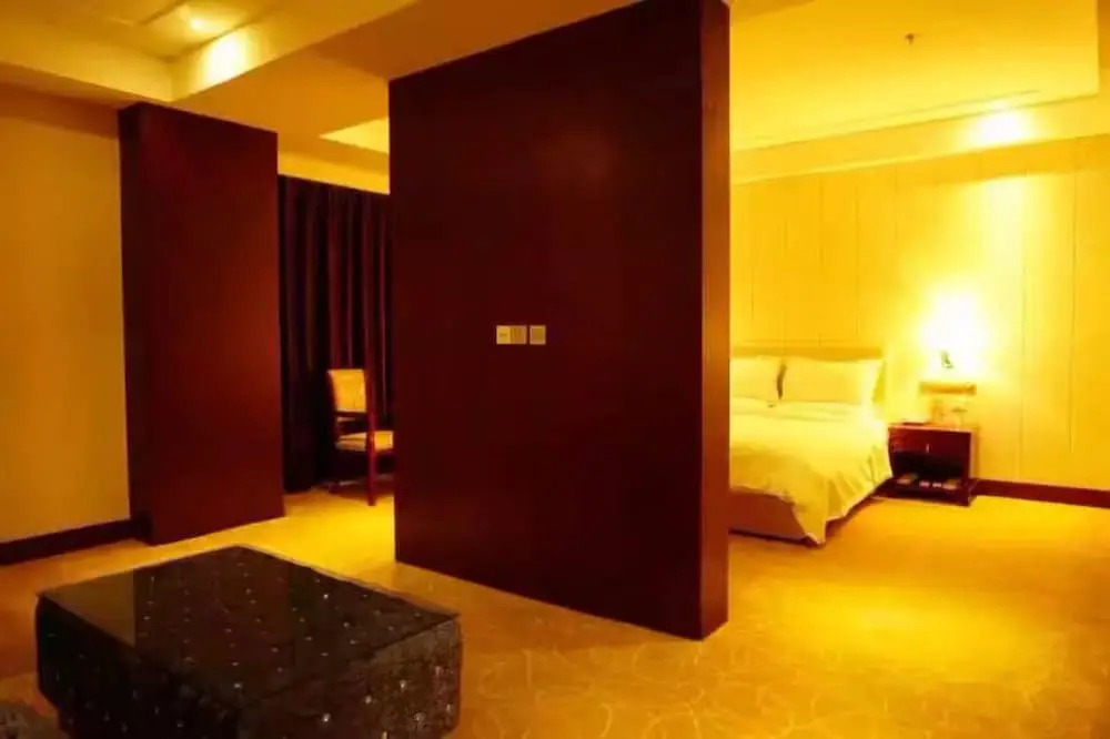 Xining Xibai Hotel