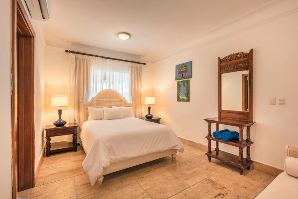 Private Terrace 3BR 6 Guests Beach Access