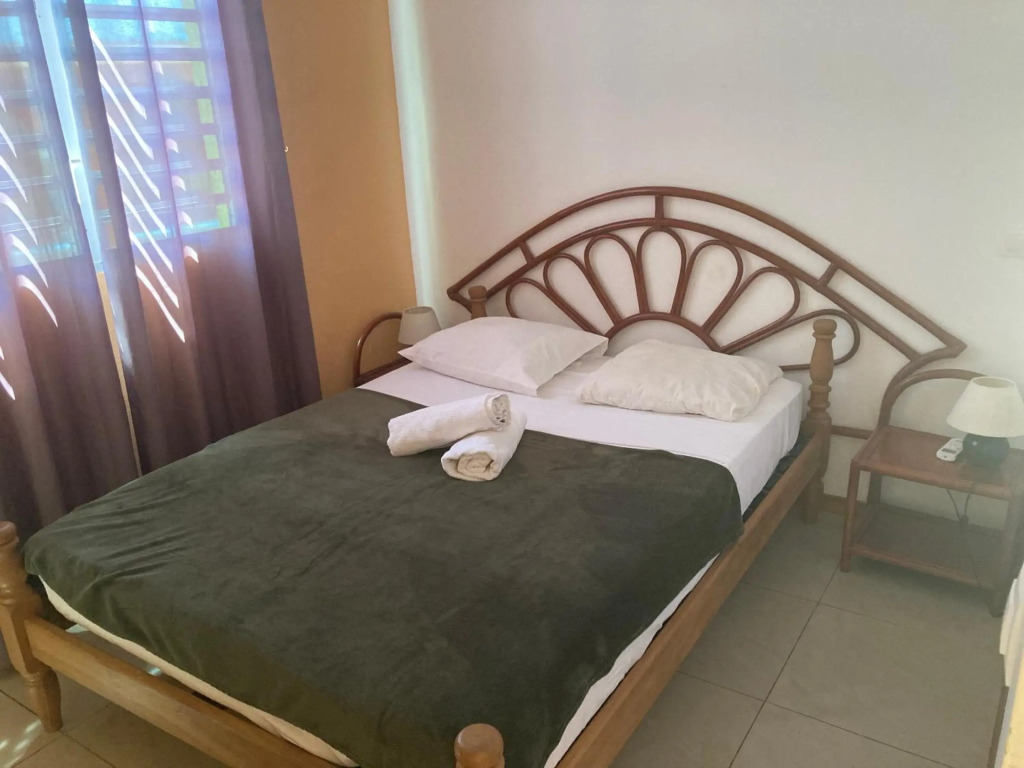 Appartement de 3 chambres avec piscine partagee jardin clos et wifi a Bouillante a 1 km de la plage