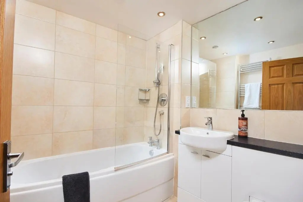 The Stunning Central Jewels Of Bath - Sleeps 24!
