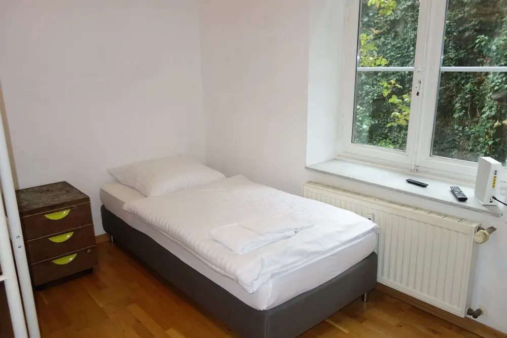 Tolstov-Hotels Large Central Apartment