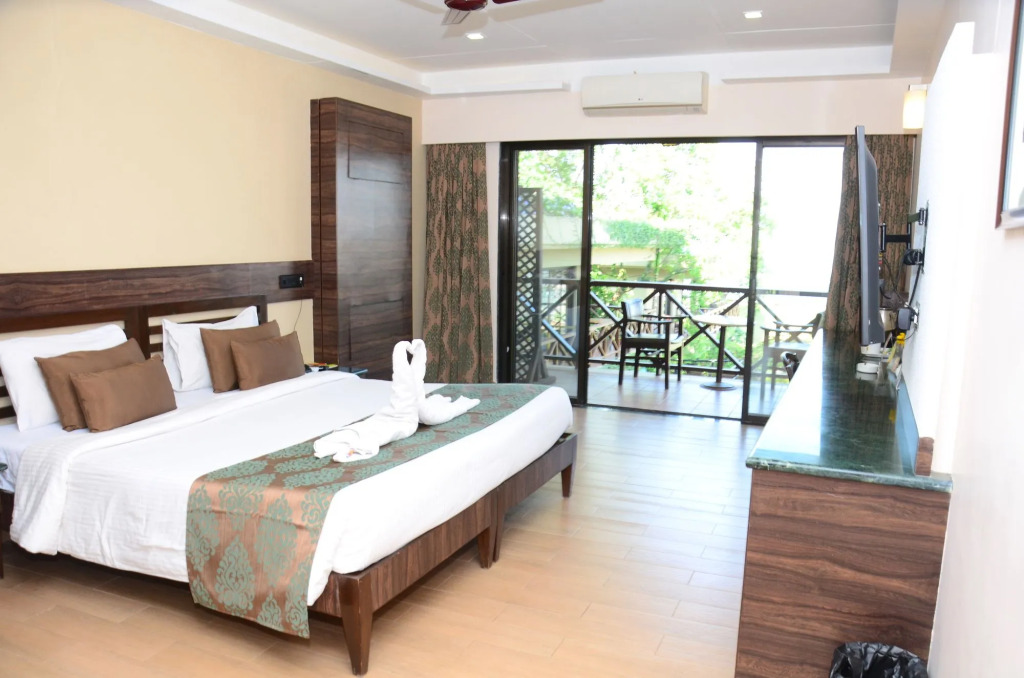 Upper Deck Resort - Highest Peak, Lonavala