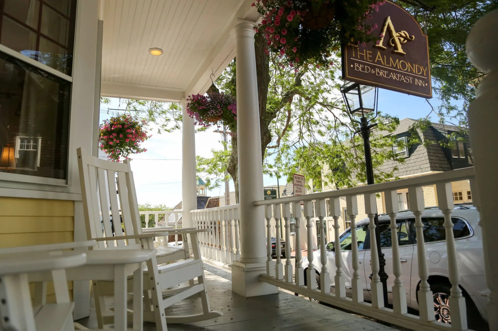 Almondy Inn Bed & Breakfast