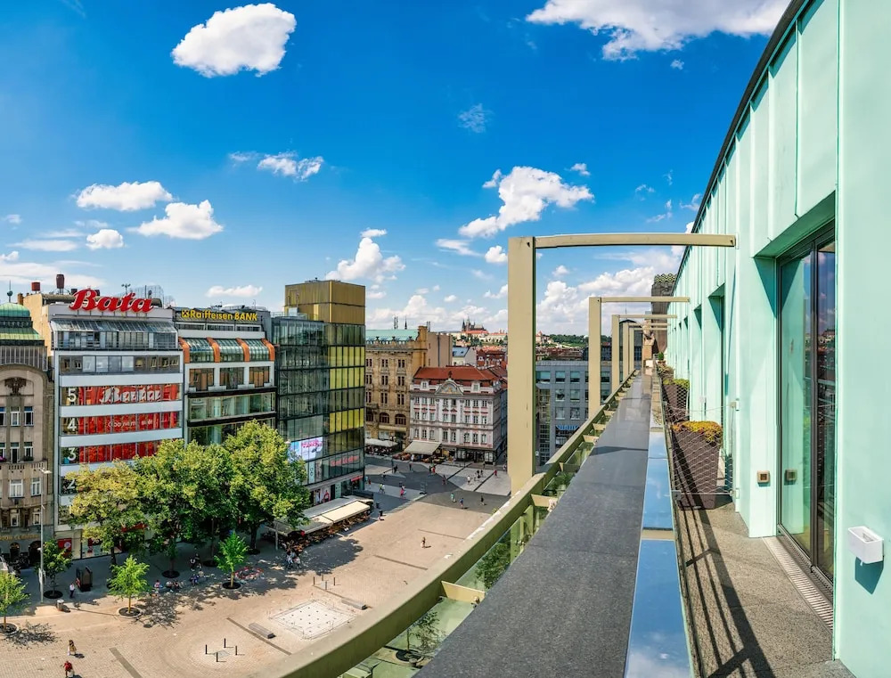 VN3 Terraces Suites by Adrez