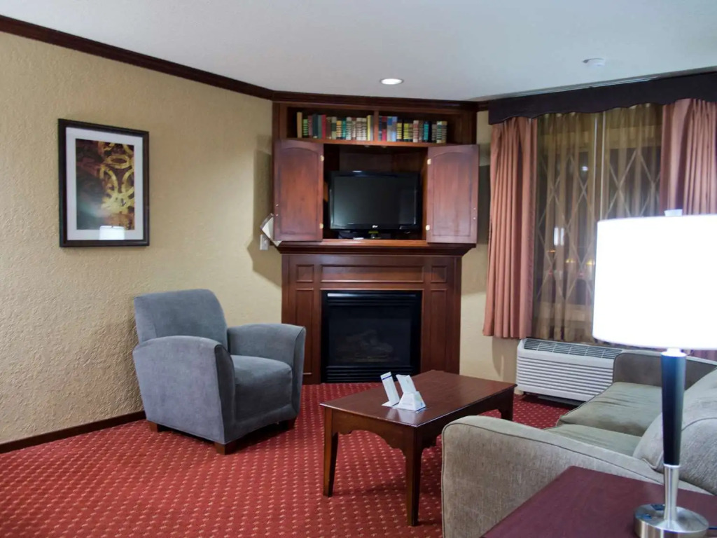Best Western Cantebury Inn & Suites