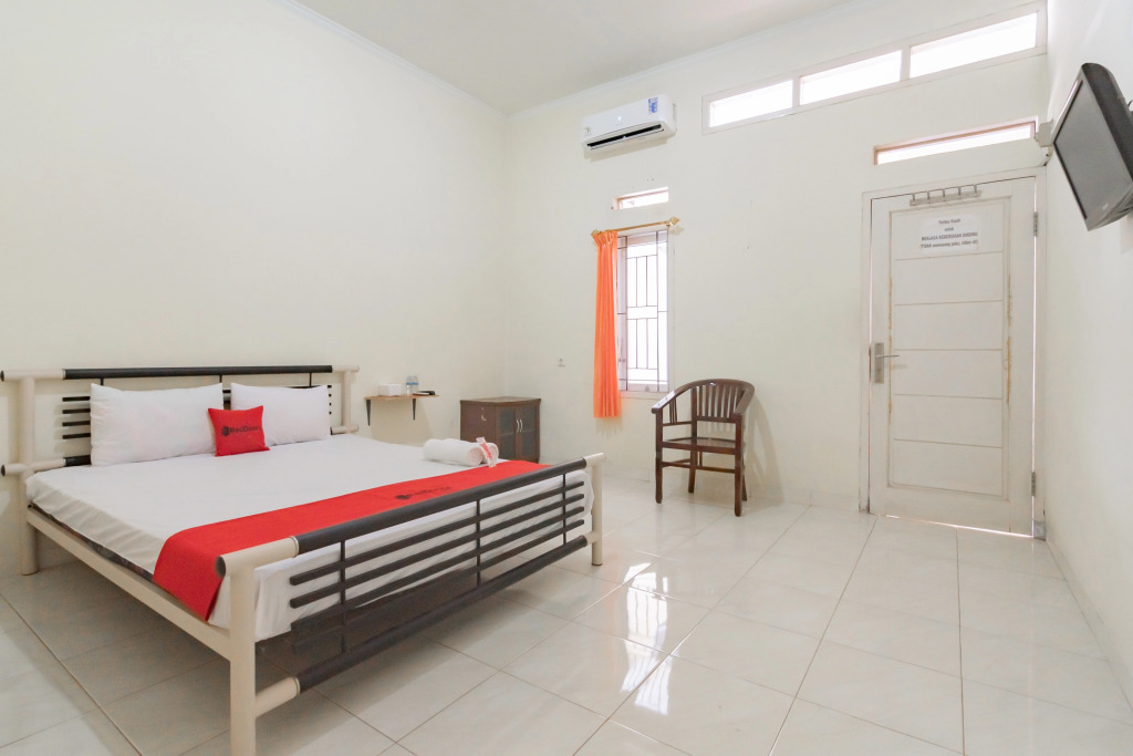 RedDoorz Syariah Near Tugu Pandanwangi Cianjur