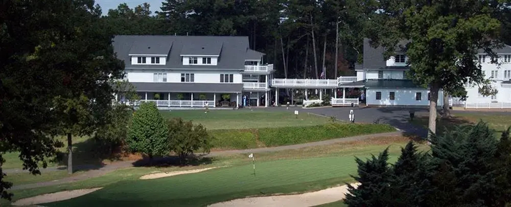 1913 Badin Inn