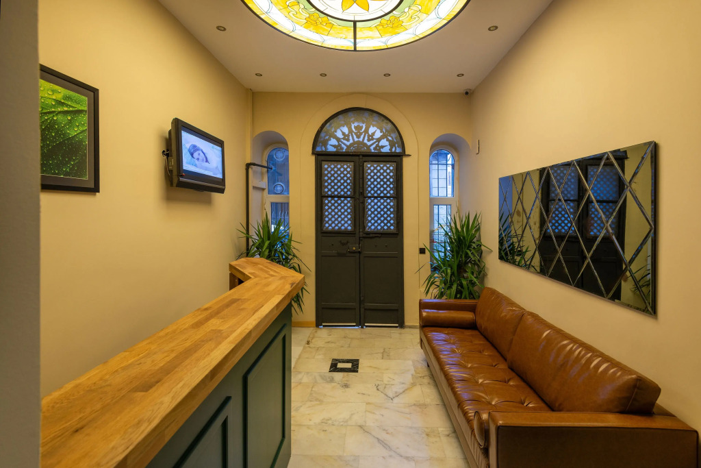 Aram Kerasi Rooms