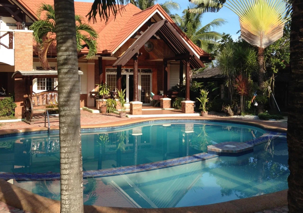 Dumaguete Springs Beach Resort