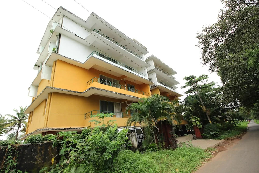 OYO 9872 Home Boutique 2BHK Fatrade Beach