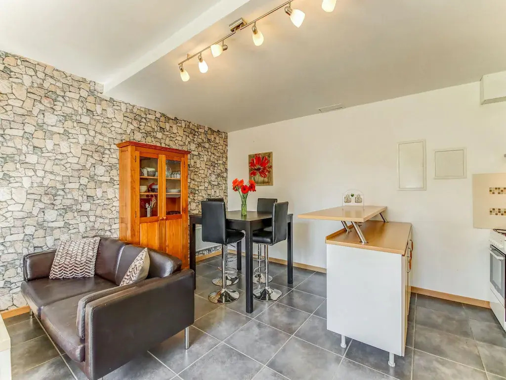 Welcoming Holiday Home in Brainville with Fenced Garden