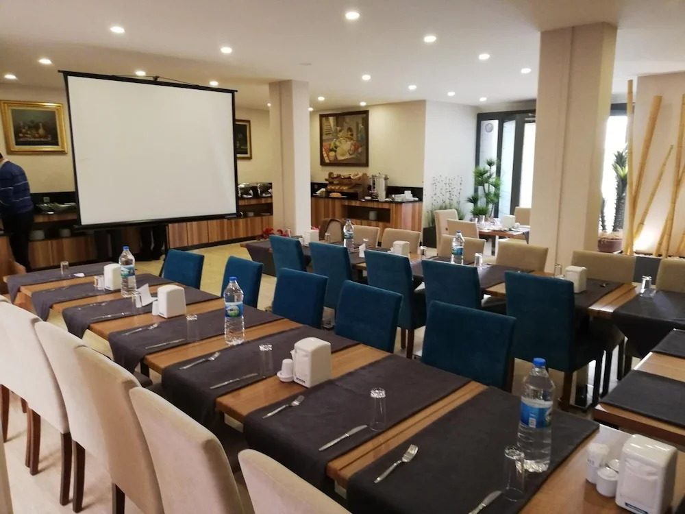 Piskin Hotel