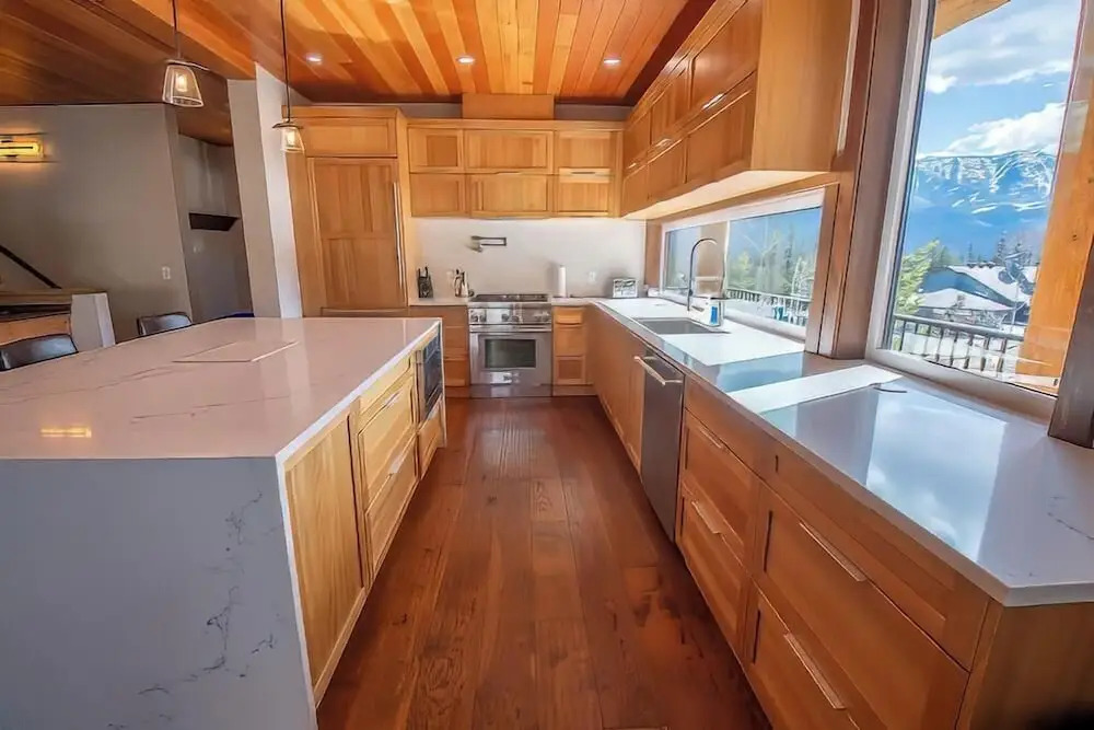 Snow Creek Cabins by Fernie Lodging Co