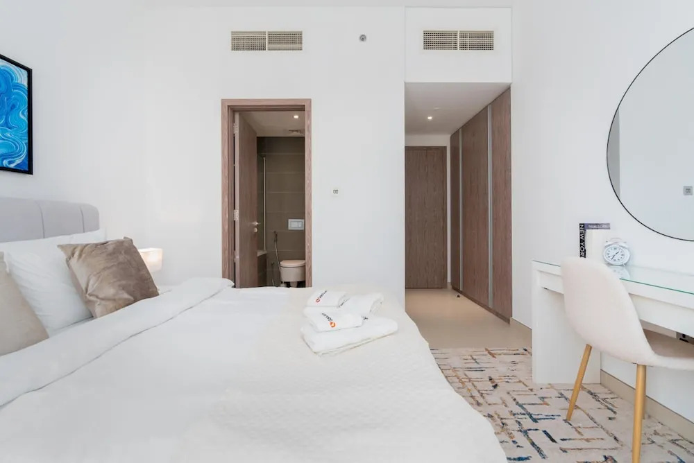 Modern 2BR at Liv Residence