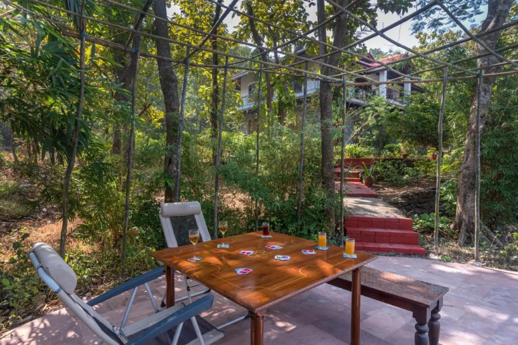 Saffronstays Alma Grove 3 BR Pet friendly with Pool & Nature View