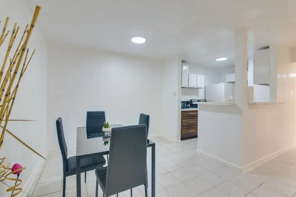 15 Mi to Dtwn Houston: Condo in Gated Community