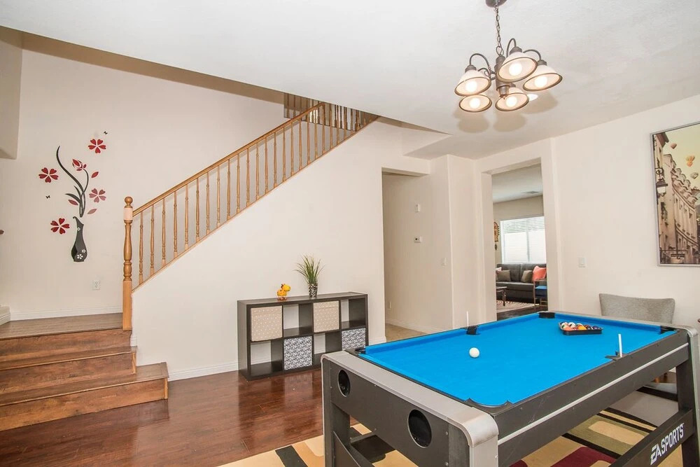 Grey High Roller - 4Bd 3Ba