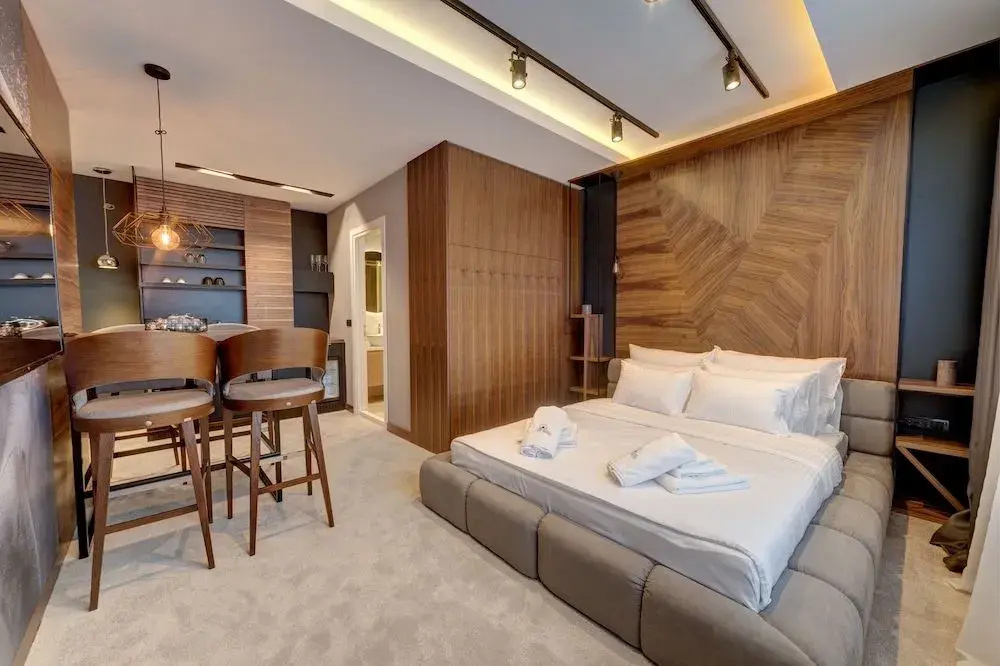 Black Pearl Luxury Suites