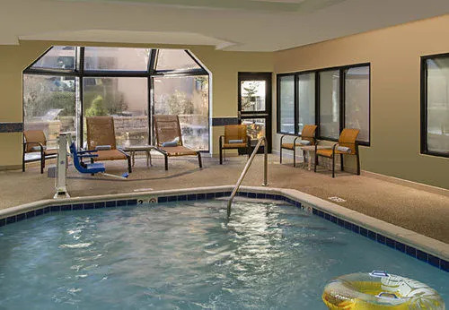 Courtyard Cleveland Beachwood