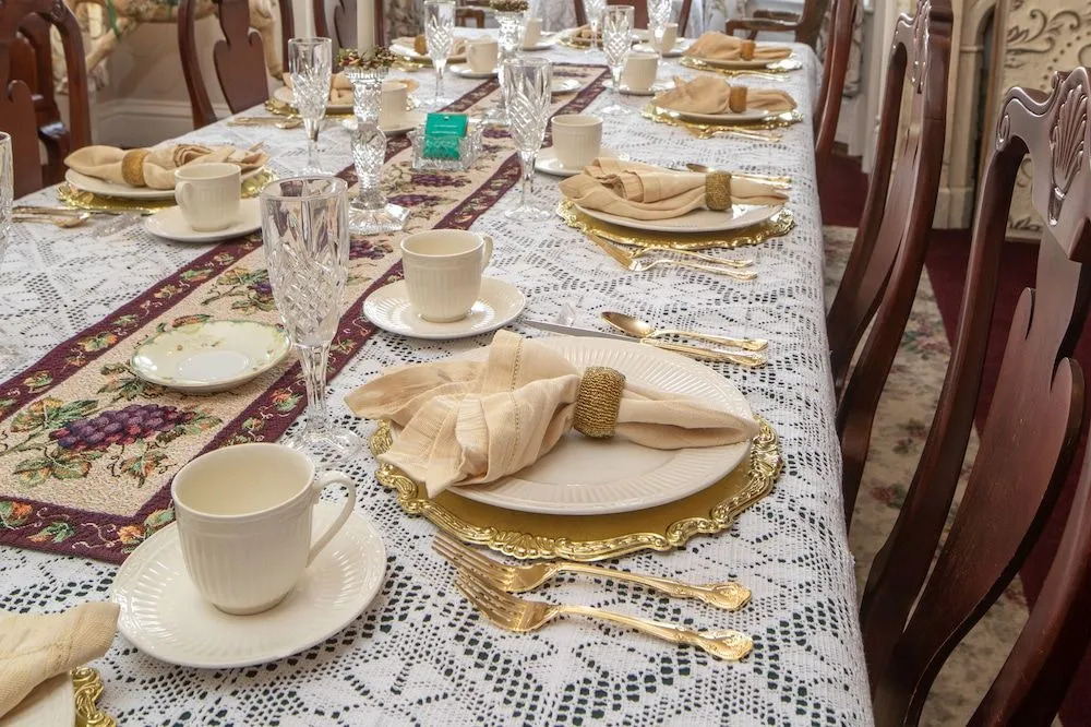 Cloran Mansion Bed & Breakfast