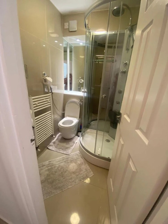 Charming 1-bed Apartment in Chigwell