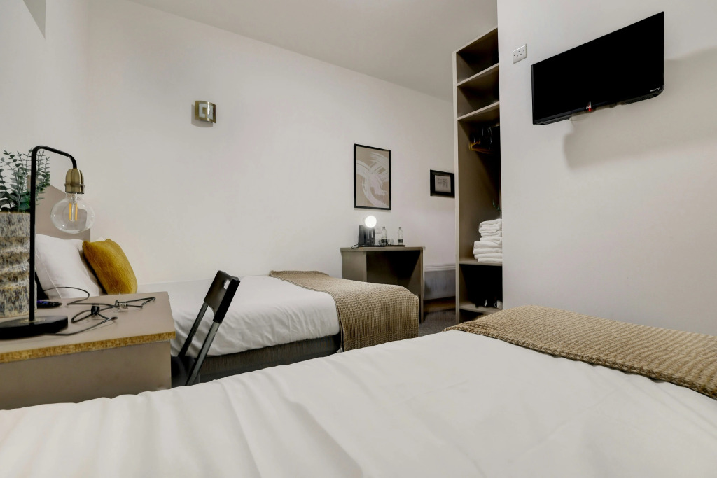 Belvilla Ilford Station Hotel, 4 min from Elizabeth line