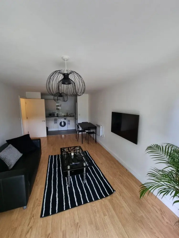 London City Stays - Modern 2 Bedroom Apartment With Free Parking AND GYM Access