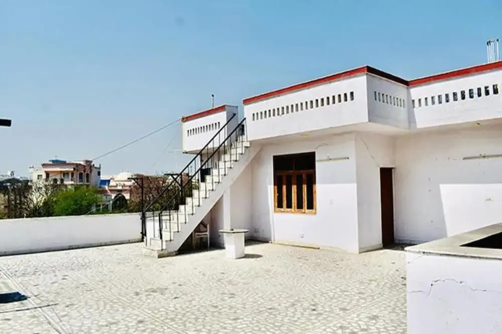 Fabhotel Noida Dreamz