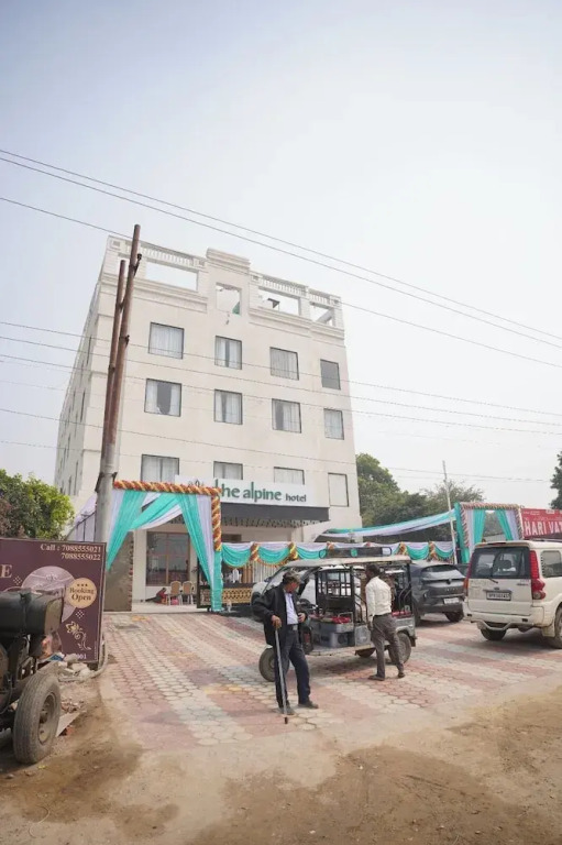 Hotel Alpine, Aligarh