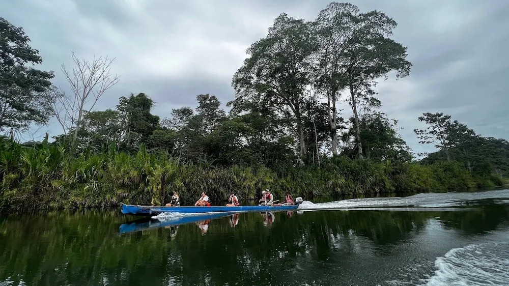 Ditsowou Lodge & Tours