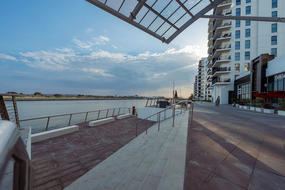 Maison Privee - Chic Apt on Yas Island cls to ALL Main Attractions