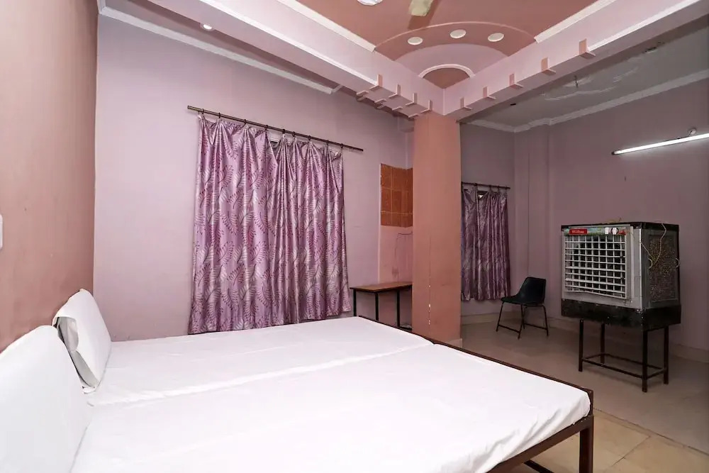 Spot On 40652 Hotel Sai Niwas