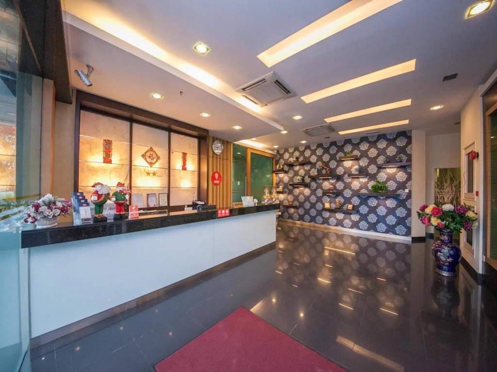 OYO Rooms Bundusan Commercial Centre