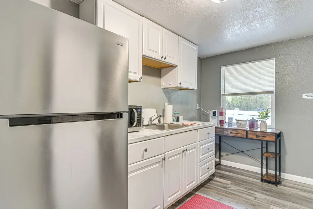 Breezy Tampa Home w/ Yard: Perfect for Long Stays