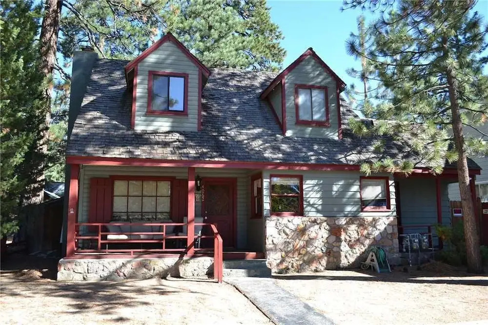 4062 Azure 4 Bedrooms 2 Bathrooms Home