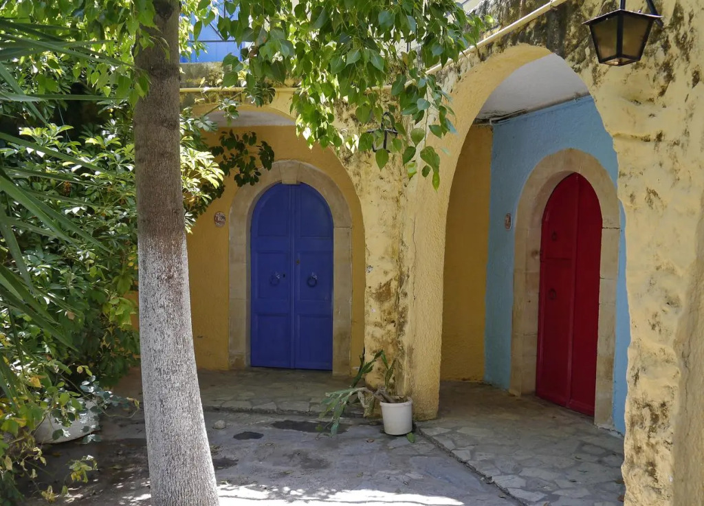 Arolithos Traditional Village Hotel