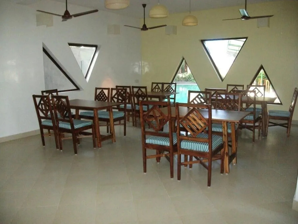 Inn Pondiville Forest Retreat