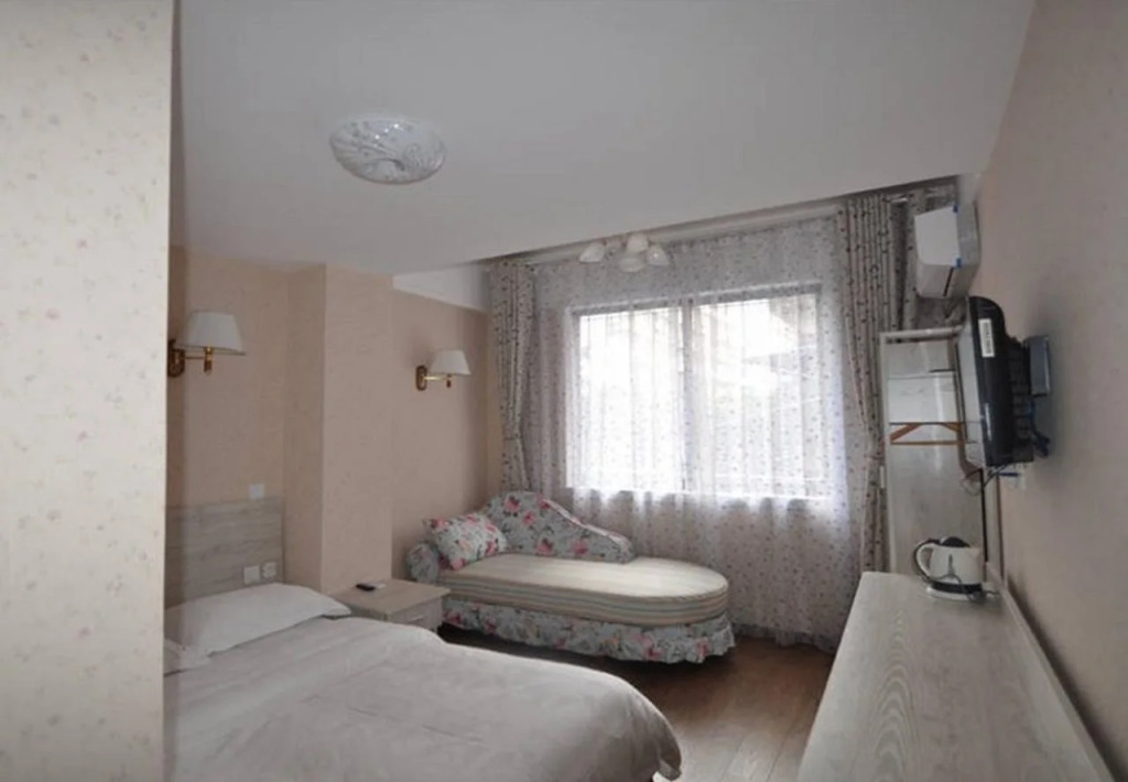 Chengdu Peach Garden hotel