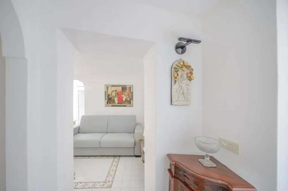 Tragara 12c Art House Luxury Shopping