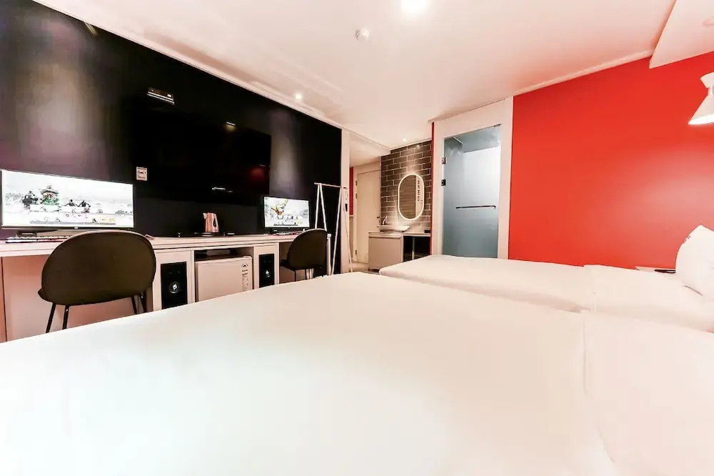 Hotel Box