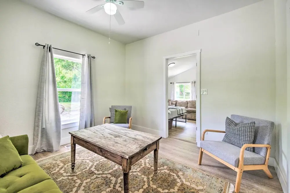 Bright Home w/ Fire Pit, Near Back 40 Trail!