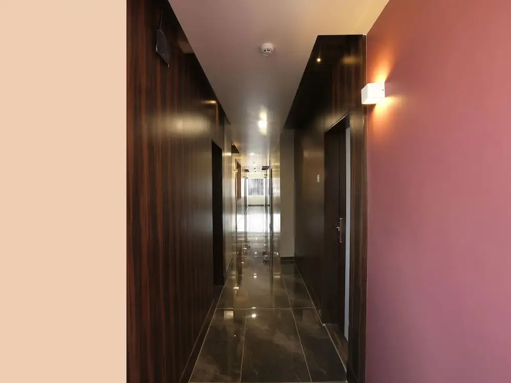 OYO 12844 Sri Sai Suites