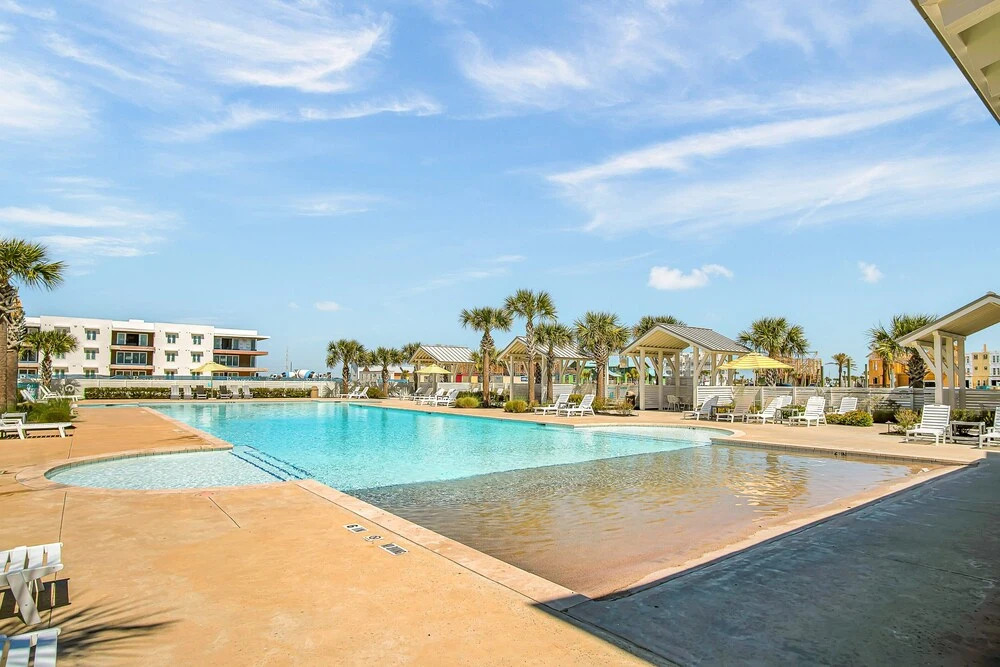 Pool Residence at Sunflower Beach